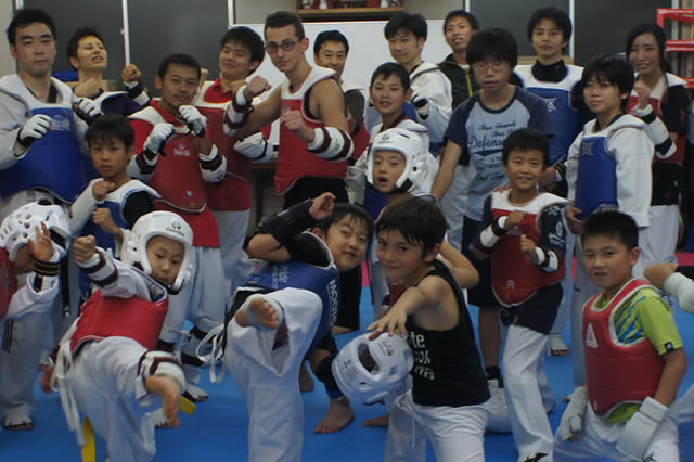 大阪のテコンドー道場【閃舞館（せんぶかん）テコンドー教室】